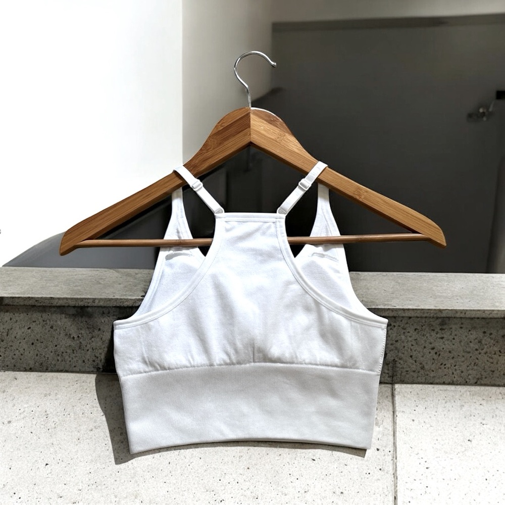 NWT Women’s White Racerback Sports Bra with Adjustable Straps! Small - Picture 2 of 4